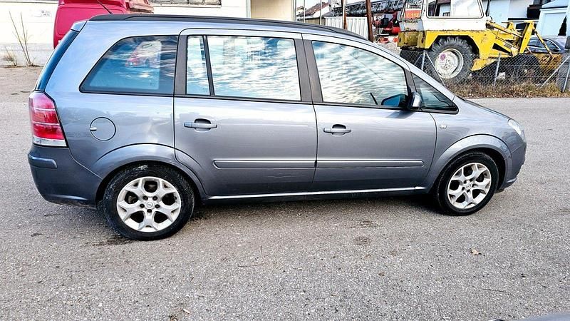 Gebraucht Opel Zafira Edition 150 PS (110 kW) 2005 Grau Van / Kleinbus