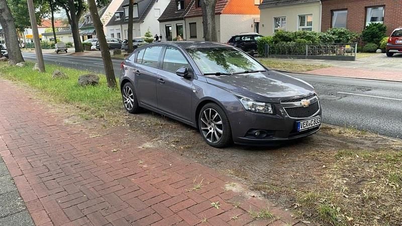 Andere farben Gebraucht 2013 Chevrolet Cruze Coupé | 1.200 € (Fairer Preis) - Bild 1/4