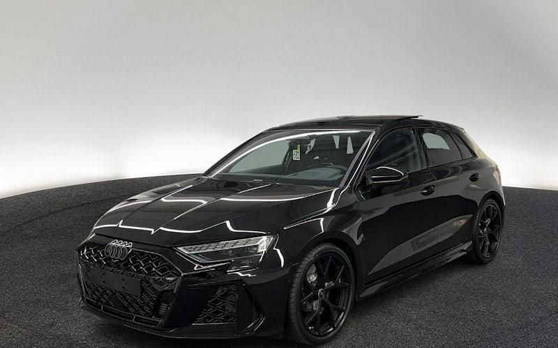 Mythosschwarz metallic Neu 2025 Audi RS3 Ambiente Limousine | 82.155 € - Bild 1/4