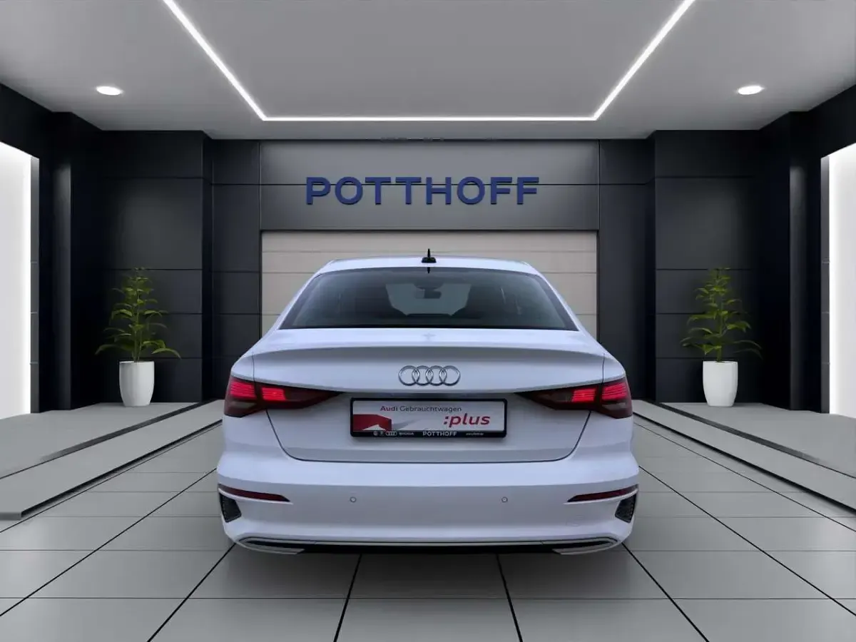 Używany Audi A3 Advanced 116 KM (85 kW) 2024 Biały Sedan/Limuzyna