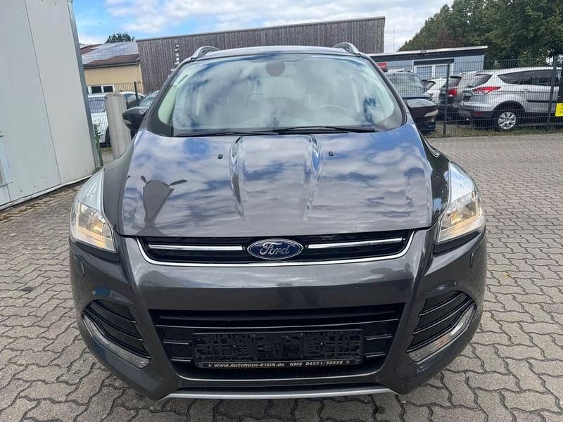 Grau Gebraucht 2015 Ford Kuga Titanium SUV | 7.999 € (Fairer Preis) - Bild 1/4
