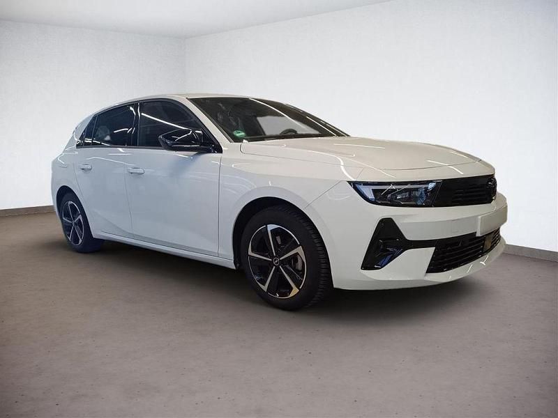 Arktisweiß Gebraucht 2024 Opel Astra Limousine | 21.990 € (Guter Preis) - Bild 1/4