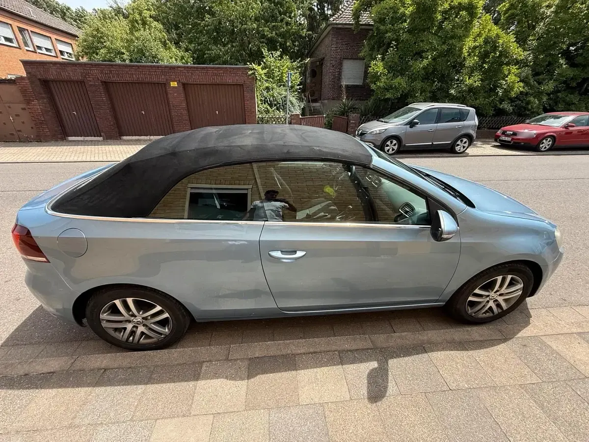 Gebraucht VW Golf Cabriolet 105 PS (77 kW) 2012 Blau Cabrio