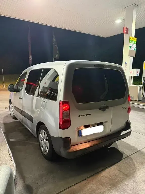 Gebraucht Citroën Berlingo 90 PS (66 kW) 2008 Silber Van / Kleinbus