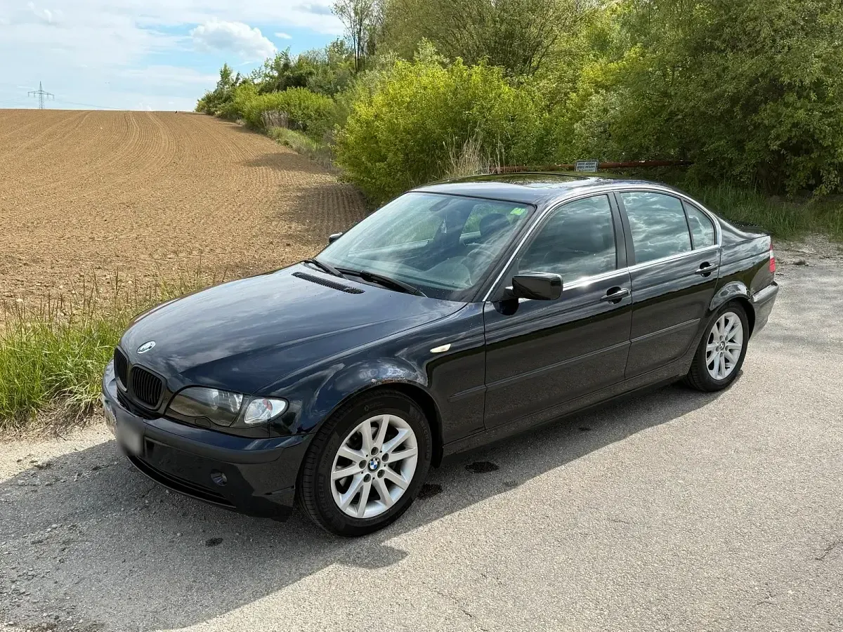 Używany BMW 320 170 KM (125 kW) 2005 Czarny Sedan/Limuzyna