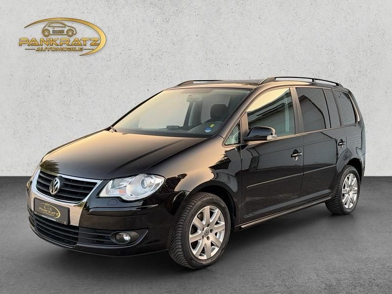 Schwarz Gebraucht 2009 VW Touran Trendline Van / Kleinbus | 6.499 € (Teuer) - Bild 1/4