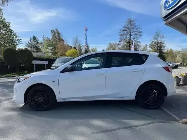 Gebraucht Mazda 3 Kenko 105 PS (77 kW) 2013 Crystal white pearl w/black Limousine