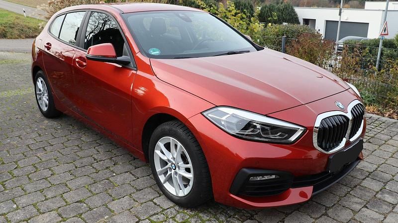 Orange Gebraucht 2020 BMW 118 Kleinwagen | 16.900 € (Guter Preis) - Bild 1/4
