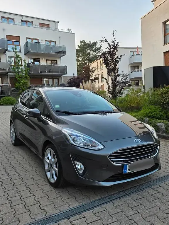 Usata Ford Fiesta Titanium 125 CV (91 kW) 2018 Grigio Utilitaria