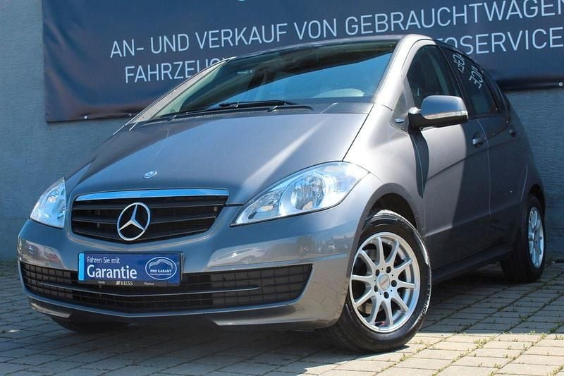 Gebraucht Mercedes A160 Classic 95 PS (69 kW) 2011 Grau Limousine