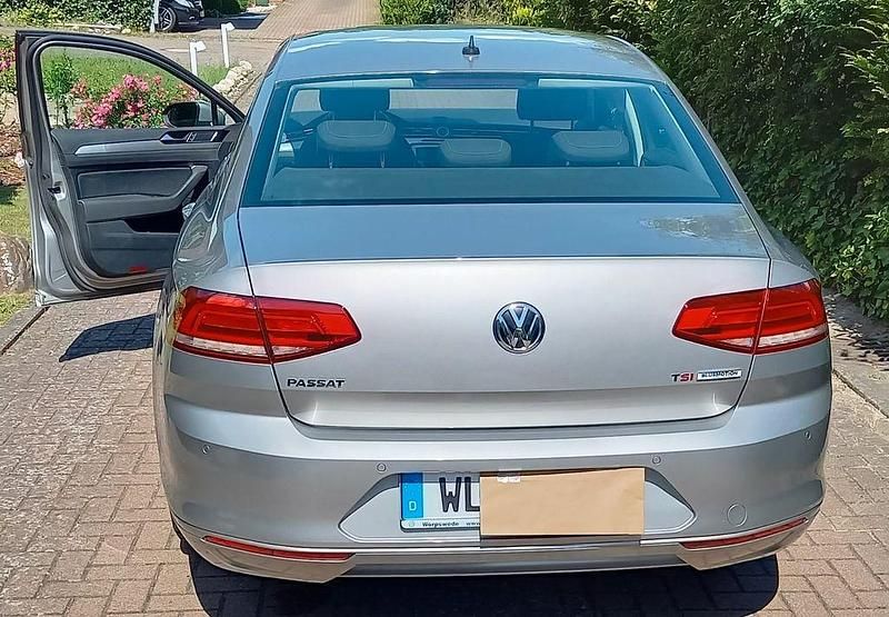 Gebraucht VW Passat Comfortline 150 PS (110 kW) 2015 Silber Limousine