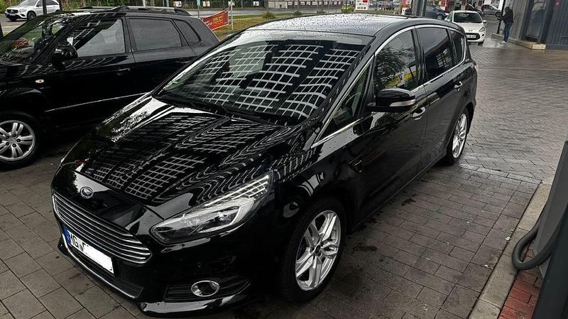Schwarz Gebraucht 2016 Ford S-MAX Business Edition Van / Kleinbus | 13.400 € (Fairer Preis) - Bild 1/4