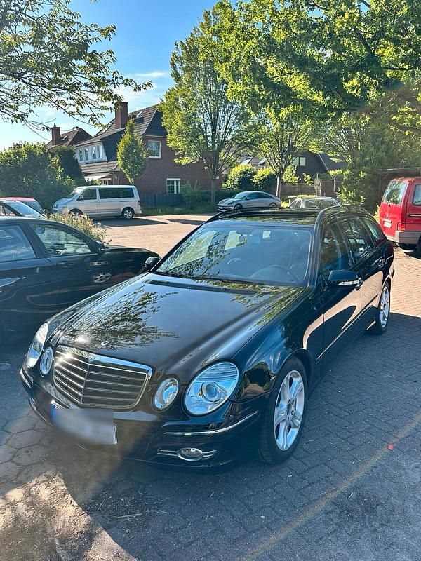 Schwarz Gebraucht 2007 Mercedes E220 Avantgarde Kombi | 5.200 € (Fairer Preis) - Bild 1/4
