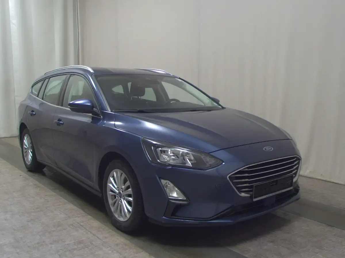 Usado Ford Focus Titanium 125 CV (91 kW) 2021 Marrón Berlina