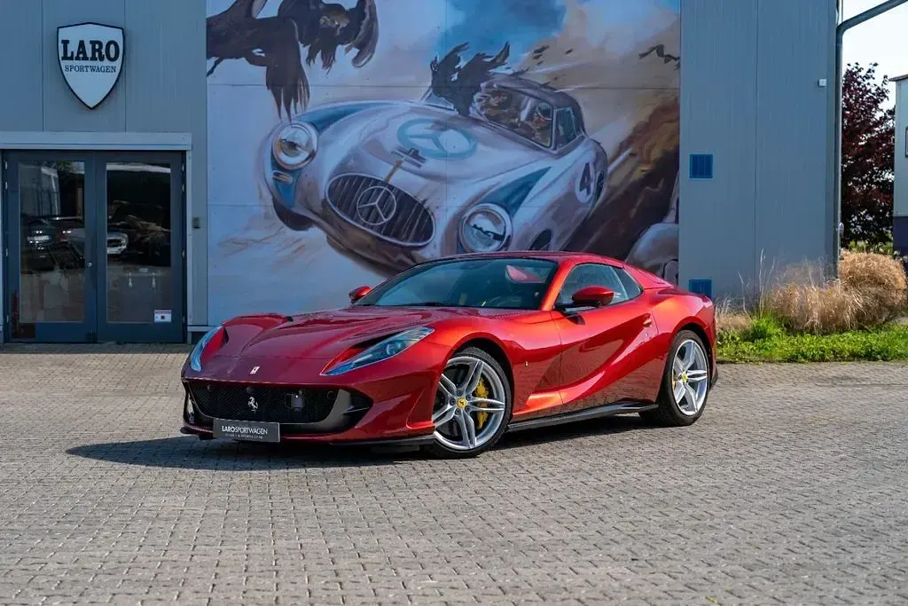 Gebraucht Ferrari 812 799 PS (587 kW) 2021 Rot Cabrio