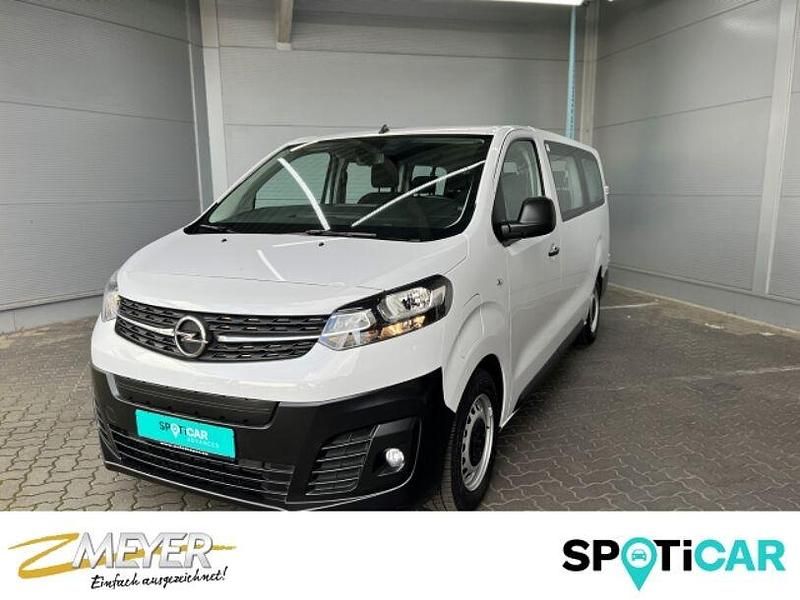 Weiß Gebraucht 2023 Opel Vivaro-e Combi Van | 31.690 € (Teuer) - Bild 1/4