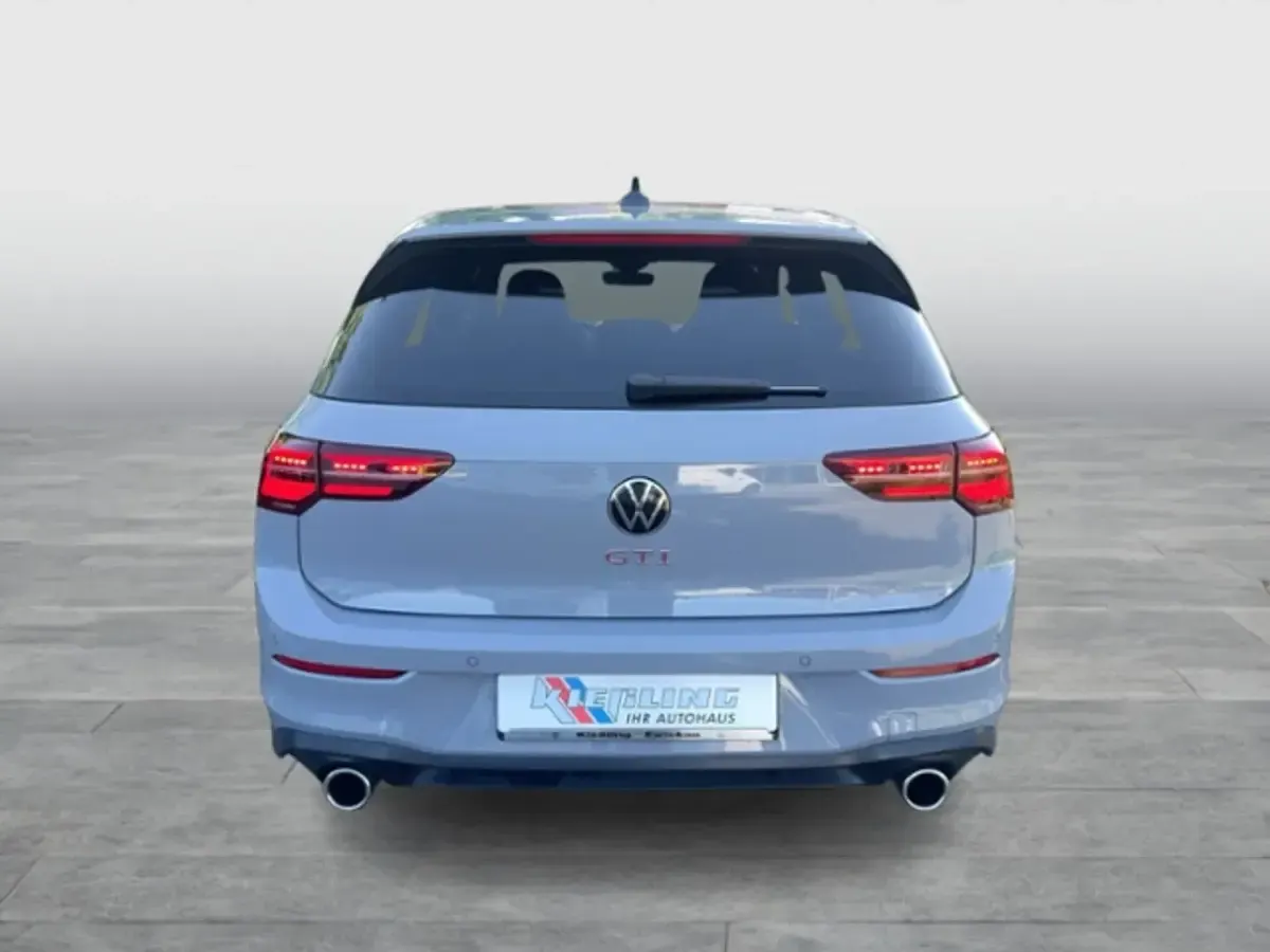 Gebraucht VW Golf VIII GTI 245 PS (180 kW) 2022 Grau Limousine