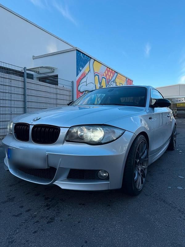 Silber Gebraucht 2008 BMW 120 Coupé M Sport Coupé | 6.500 € (Etwas zu teuer) - Bild 1/4