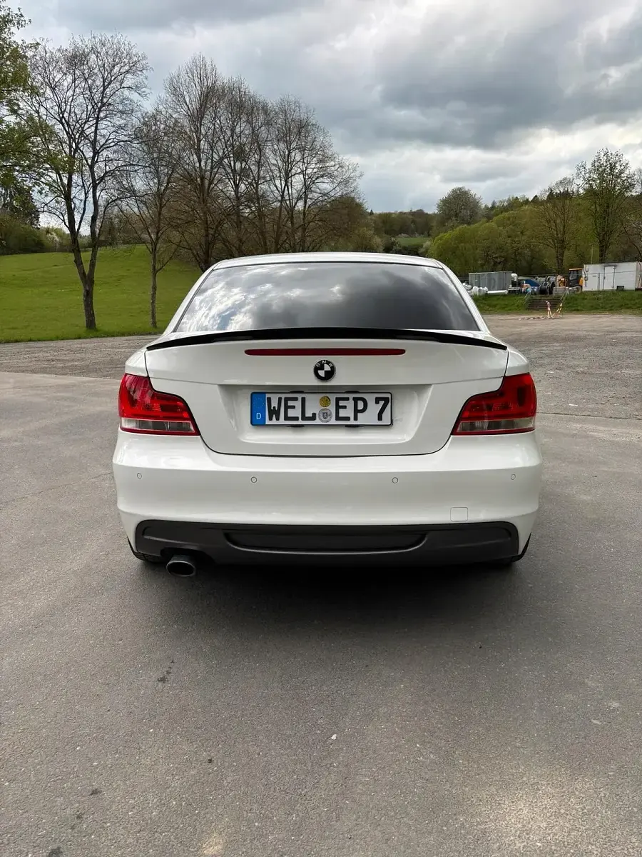 Używany BMW 118 Coupé 143 KM (105 kW) 2011 Biały Coupe