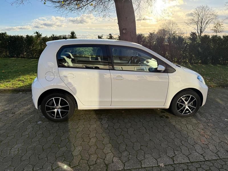 Gebraucht VW up! 60 PS (44 kW) 2019 Weiß Kleinwagen
