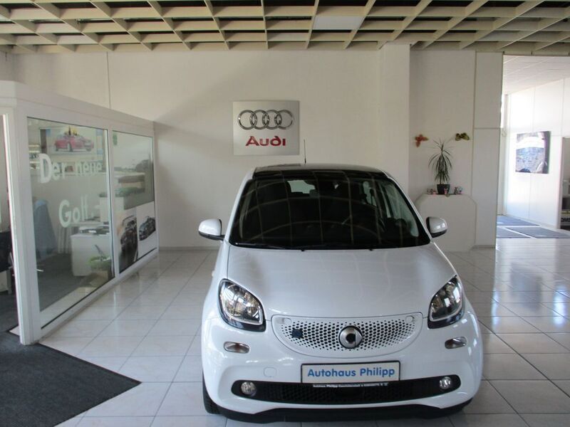 Weiß Gebraucht 2019 Smart ForFour Electric Drive Limousine | 8.580 € (Fairer Preis) - Bild 1/4