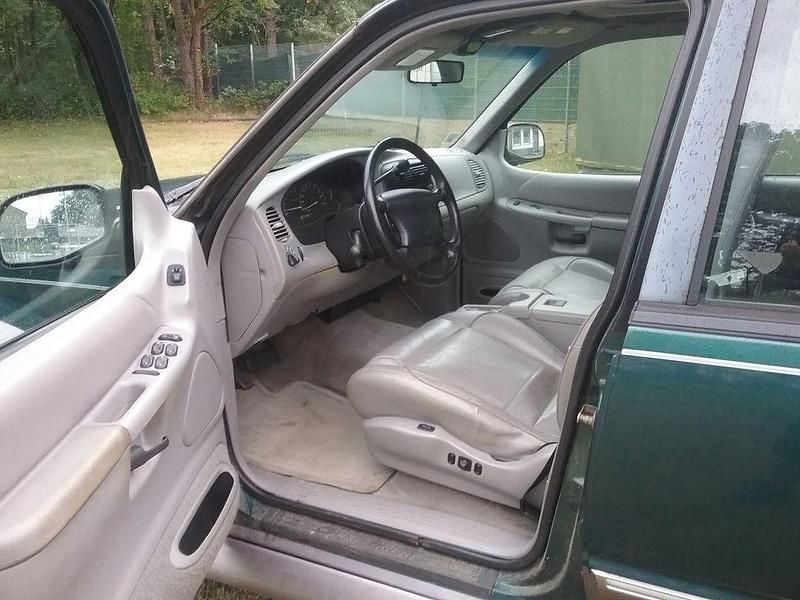 Second-hand Ford Explorer 204 CP (150 kW) 1997 Verde SUV