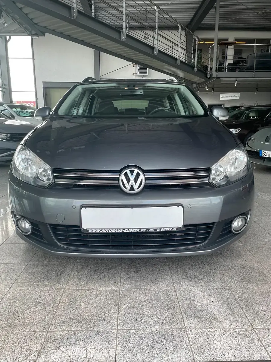Gebraucht VW Golf VI Comfortline 105 PS (77 kW) 2012 Grau Kombi