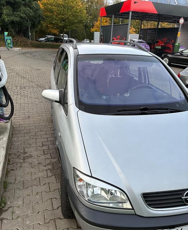 Silber Gebraucht 2003 Opel Zafira Van / Kleinbus | 1.700 € (Fairer Preis) - Bild 1/4