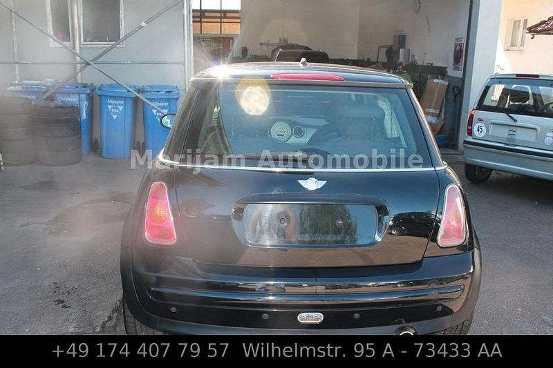 Gebraucht Mini ONE 90 PS (66 kW) 2003 Schwarz Kleinwagen
