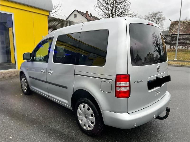 Gebraucht VW Caddy Trendline 102 PS (75 kW) 2011 Silber Van / Kleinbus