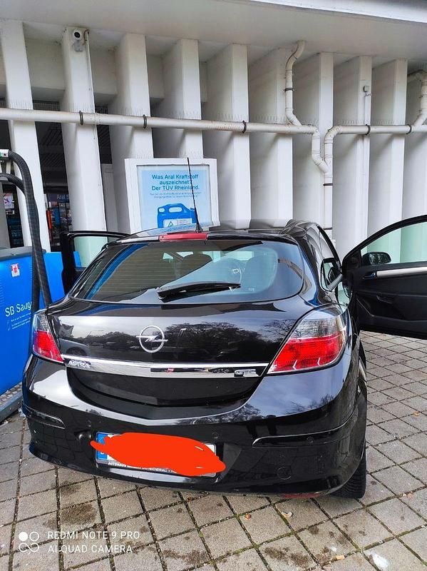 Schwarz Gebraucht 2007 Opel Astra GTC Limousine | 2.100 € (Guter Preis) - Bild 1/4