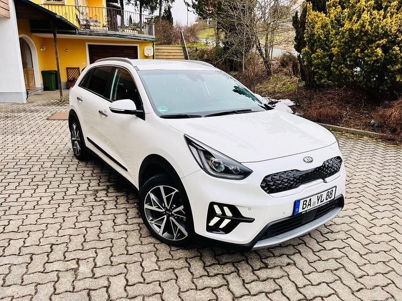 Gebraucht Kia Niro Vision 141 PS (103 kW) 2021 Weiß SUV