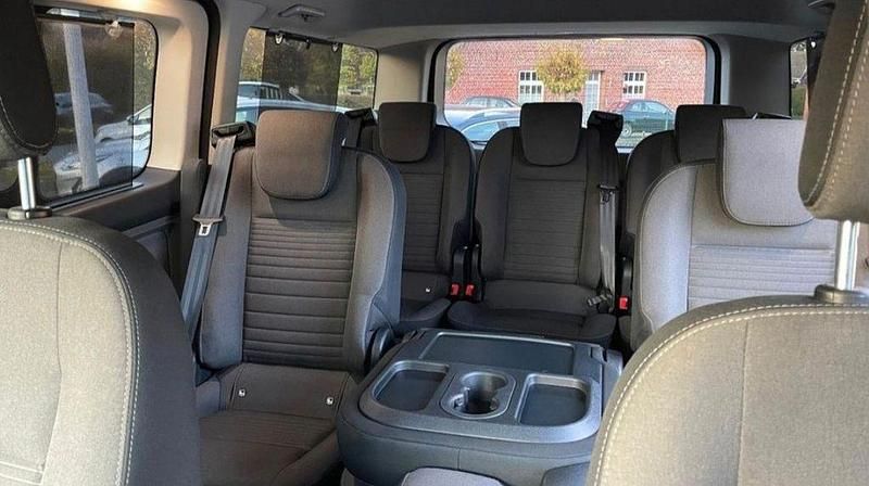 Gebraucht Ford Tourneo 131 PS (96 kW) 2018 Gold Van / Kleinbus