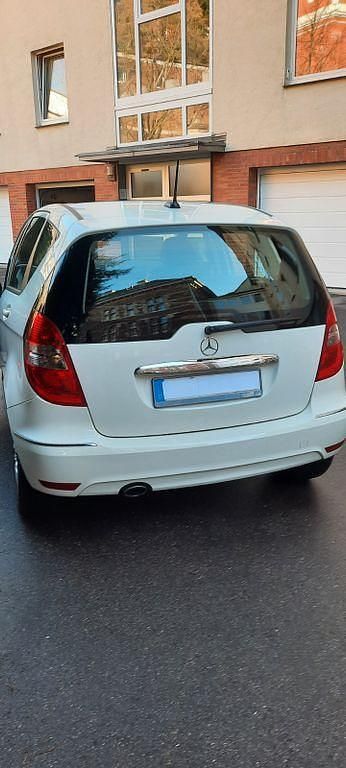 Gebraucht Mercedes A160 Elegance 95 PS (69 kW) 2012 Weiß Van / Kleinbus