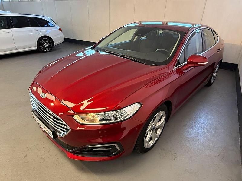 Gebraucht Ford Mondeo Titanium 390 PS (286 kW) 2019 Rot Limousine