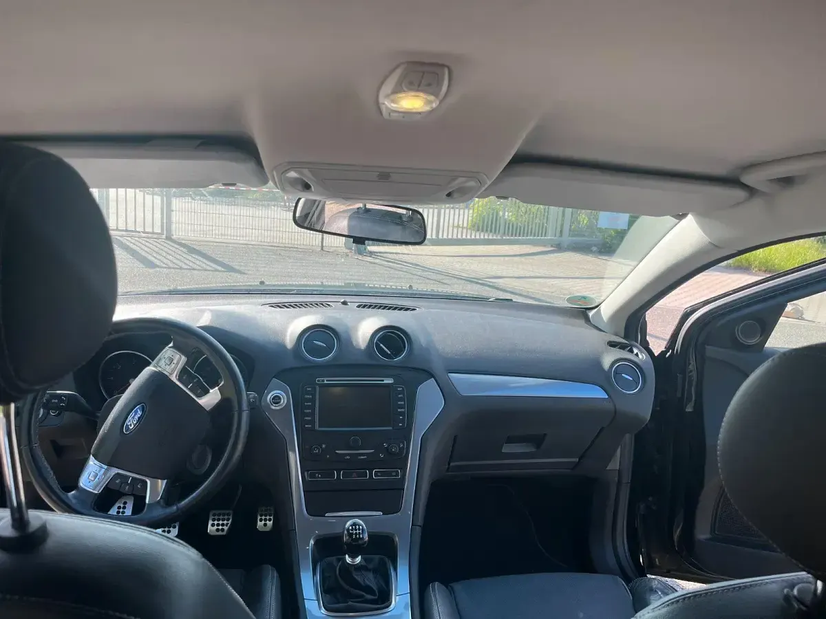 Usado Ford Mondeo 140 CV (102 kW) 2012 Negro Berlina