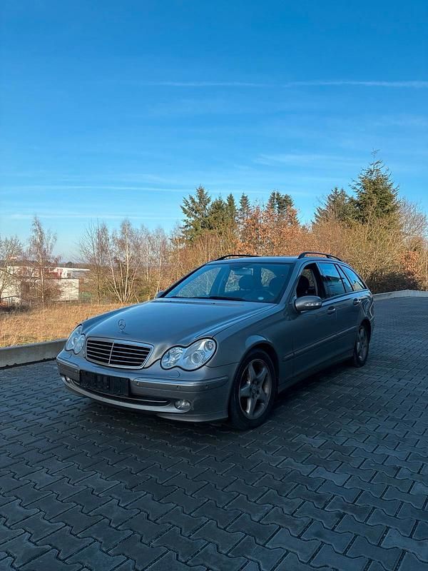 Gebraucht Mercedes C220 143 PS (105 kW) 2004 Grau Kombi