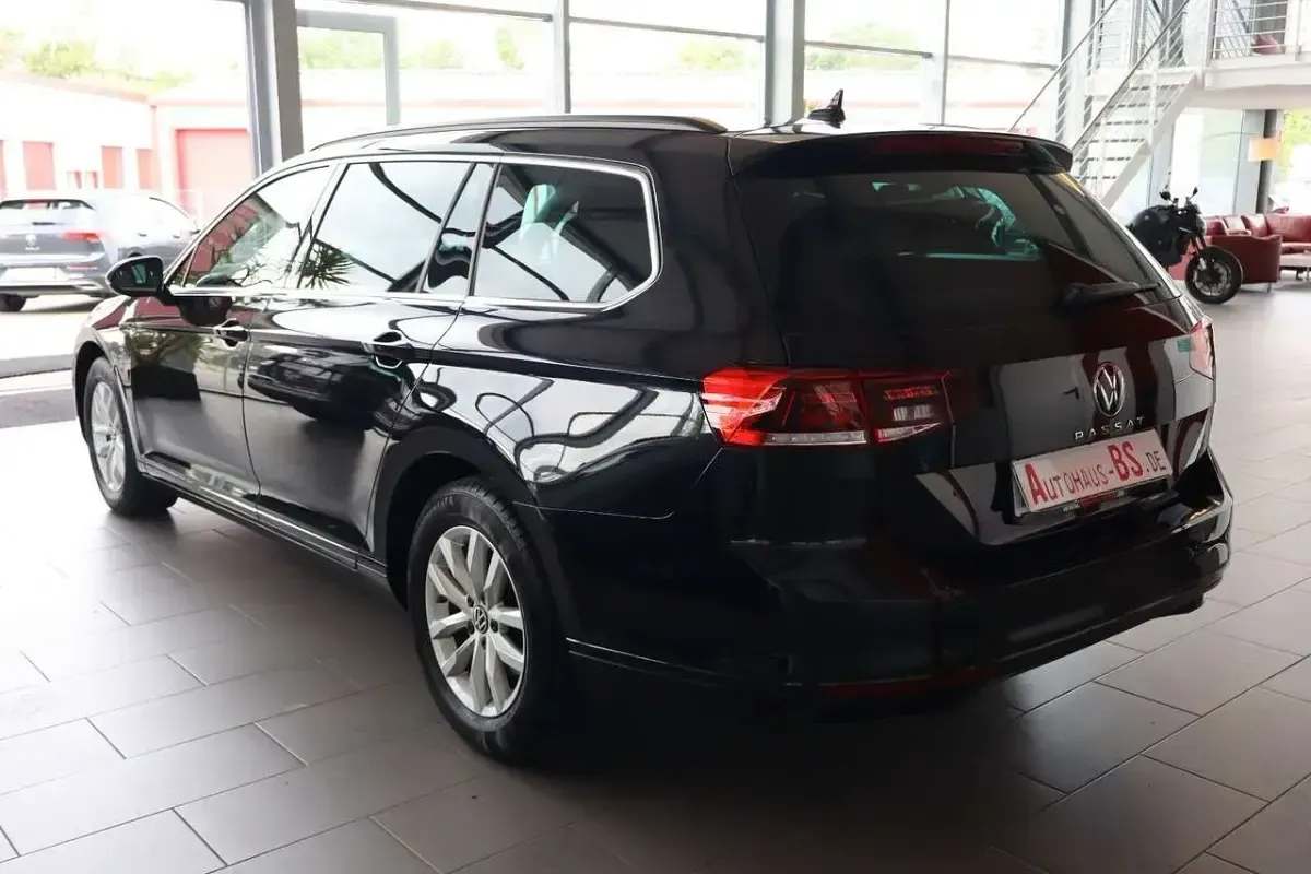 Gebraucht VW Passat 150 PS (110 kW) 2024 Schwarz Kombi