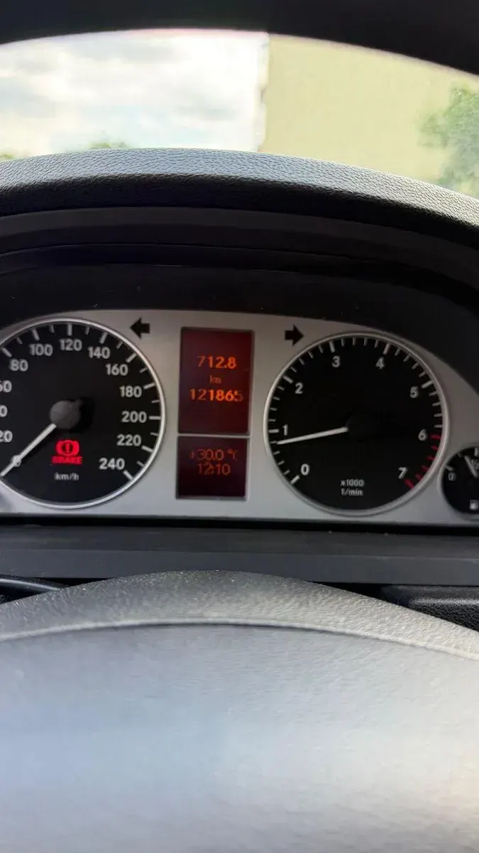 Gebraucht Mercedes B150 95 PS (69 kW) 2009 Braun Van / Kleinbus