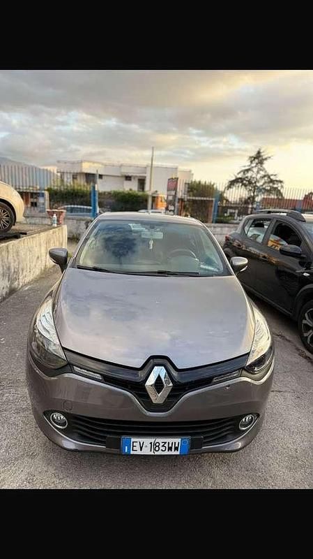 Gebraucht 2014 Renault Clio IV Limousine | 8.000 € - Bild 1/4