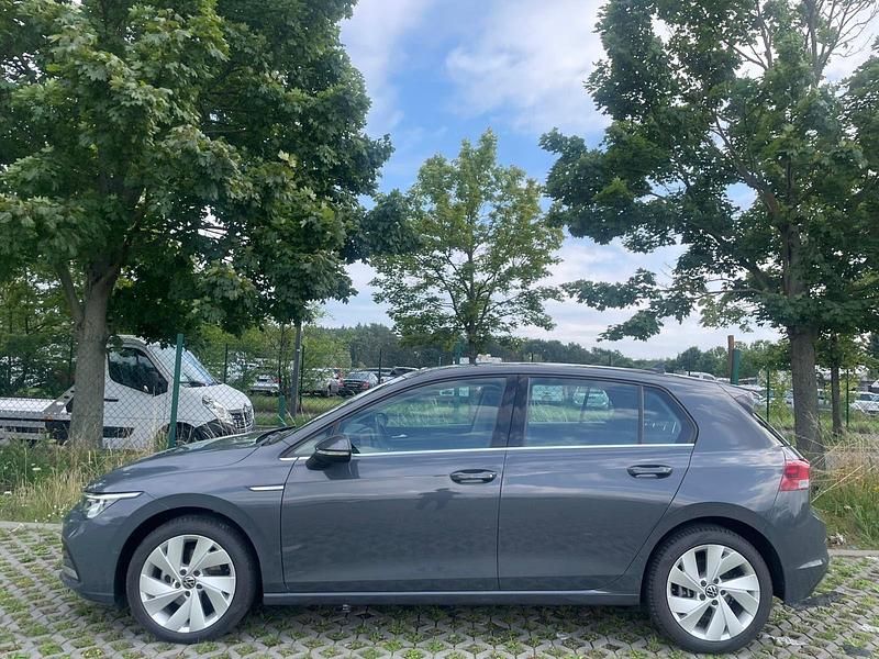 Gebraucht VW Golf VII Style 150 PS (110 kW) 2020 Grau Limousine