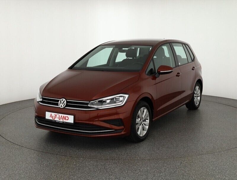 Rot Gebraucht 2018 VW Golf VII Comfortline Limousine | 17.990 € (Fairer Preis) - Bild 1/4