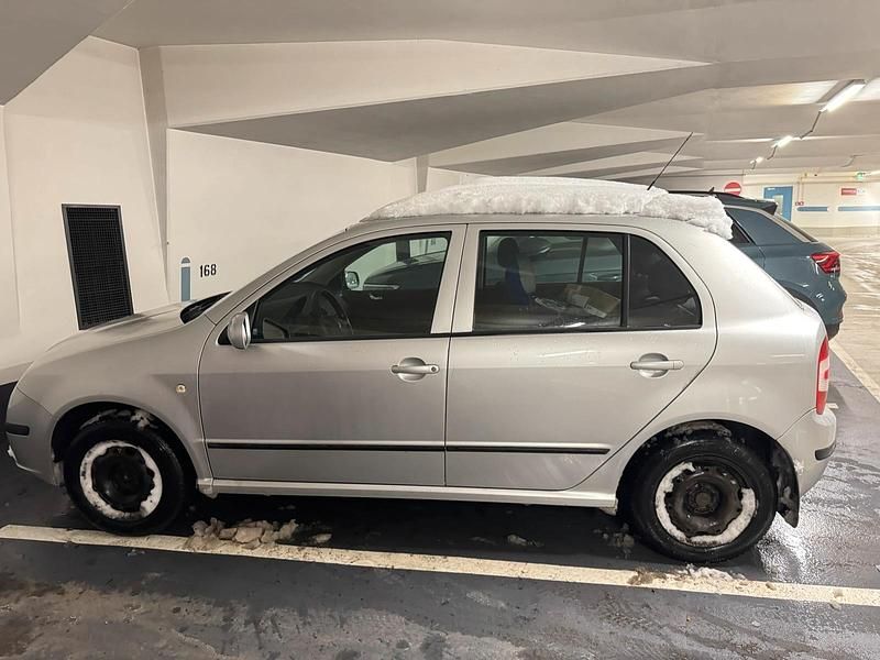 Silber Gebraucht 2006 Skoda Fabia Kleinwagen | 1.900 € (Fairer Preis) - Bild 1/4