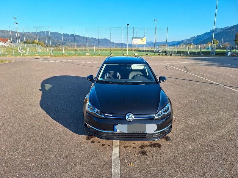 Schwarz Gebraucht 2020 VW Golf VIII Comfortline Limousine | 17.650 € (Fairer Preis) - Bild 1/4