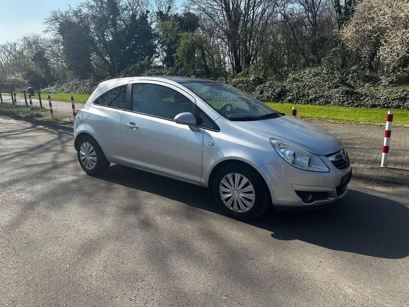 Grau Gebraucht 2008 Opel Corsa Edition Kleinwagen | 3.200 € (Guter Preis) - Bild 1/4