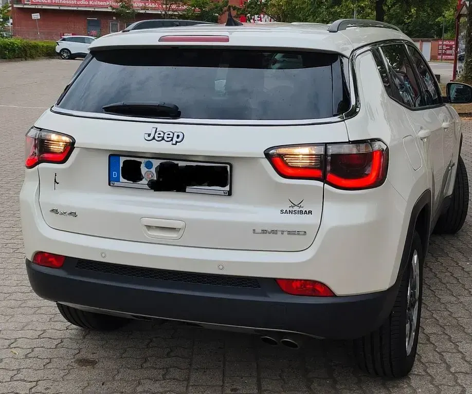 Gebraucht Jeep Compass Limited 170 PS (125 kW) 2017 Weiß SUV