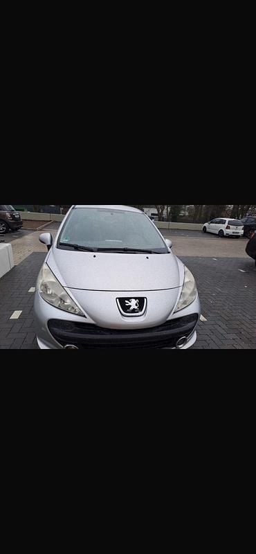 Gebraucht Peugeot 207 73 PS (53 kW) 2008 Kleinwagen