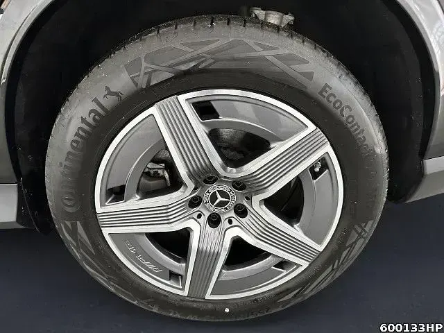 Gebraucht Mercedes GLC300e AMG 333 PS (244 kW) 2025 Metalliclack obsidianschwarz SUV