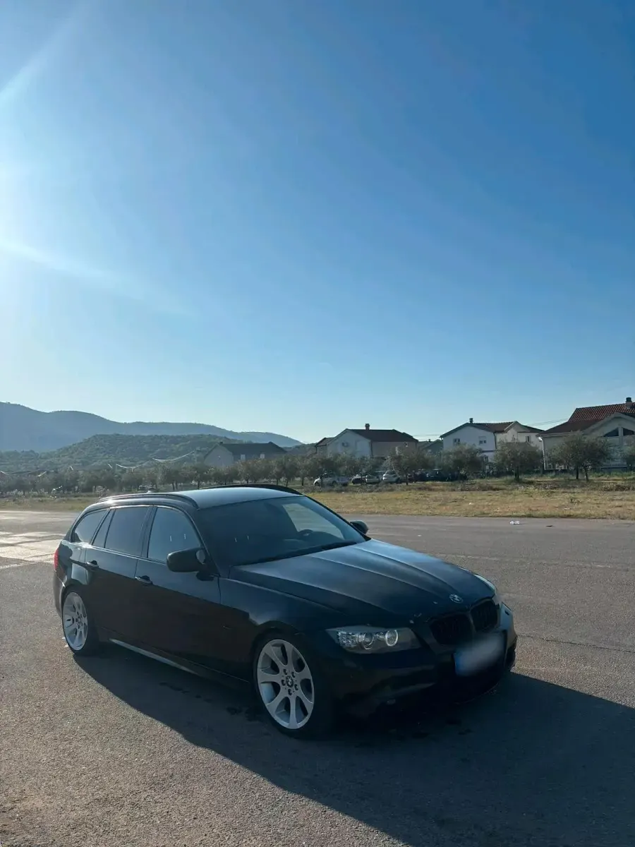 Gebraucht BMW 325 M Sport 335 PS (246 kW) 2011 Schwarz Kombi