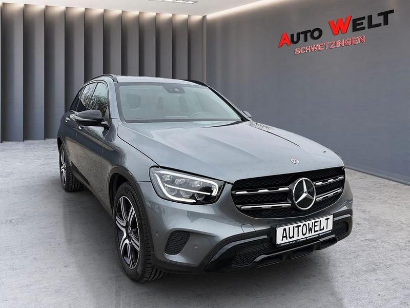 Gebraucht Mercedes GLC220 Night 194 PS (142 kW) 2021 Grau SUV